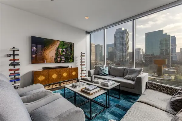 3130 N Harwood Street #801, Dallas, TX 75201