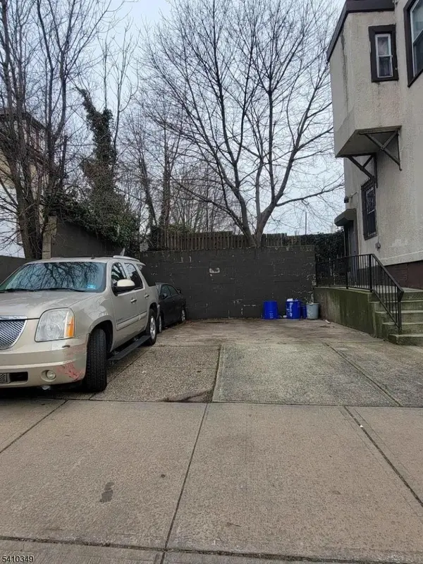 9 Madison Ave, Newark City, NJ 07108