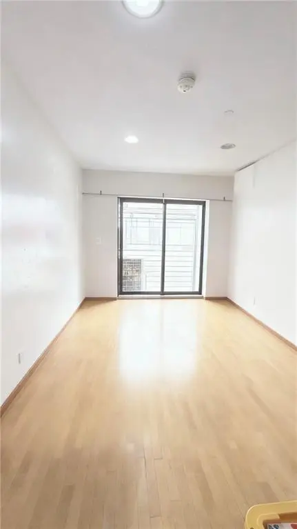 913 60th ST #4F, Brooklyn, NY 11219