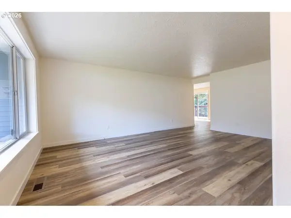 384 LOWER LAVISTA CT, Salem, OR 97304