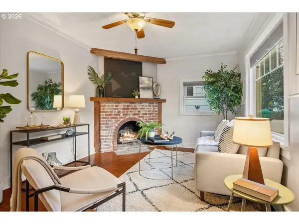 6208 NE 33RD AVE, Portland, OR 97211