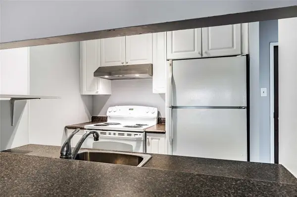 1055 Bay ST #1101, Toronto C01, ON M5S 3A3