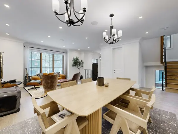 31 Evergreen GDNS, Toronto C11, ON M4G 2Z5