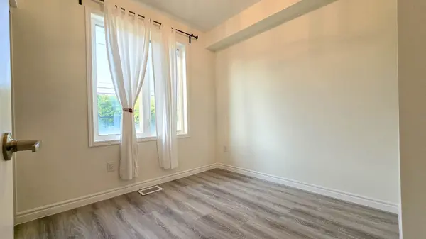 1148 Dragonfly AVE #408, Pickering, ON L1X 0H5