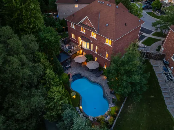 113 Feint DR, Ajax, ON L1T 0E8