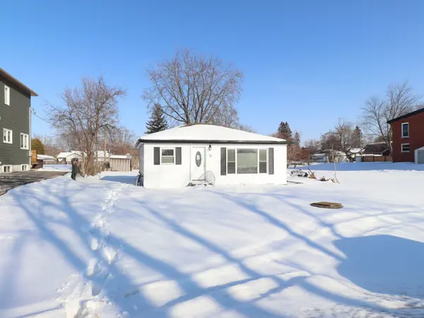 29 Blue Jay BLVD, Georgina, ON L0E 1N0