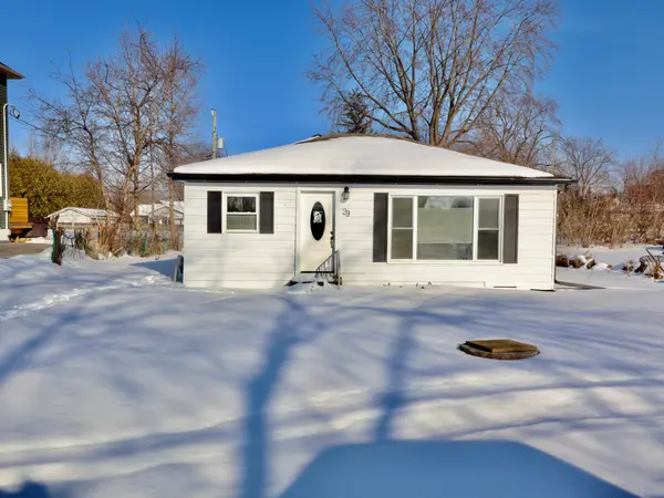 29 Blue Jay BLVD, Georgina, ON L0E 1N0