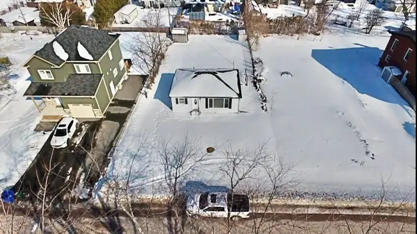 29 Blue Jay BLVD, Georgina, ON L0E 1N0