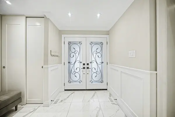 49 Yorkland ST, Richmond Hill, ON L4C 9Z4