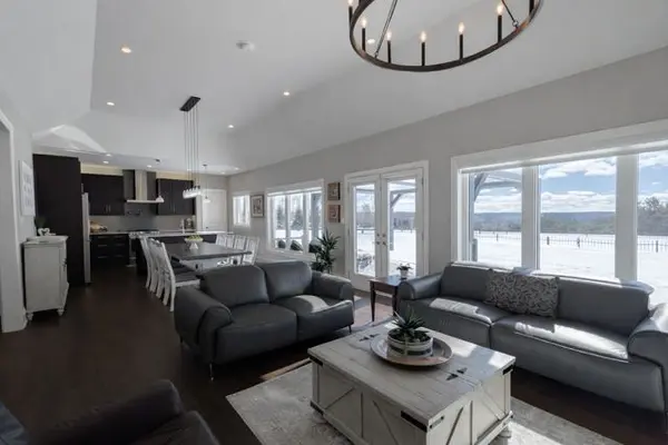 12 Morgan DR, Oro-medonte, ON L0K 1E0