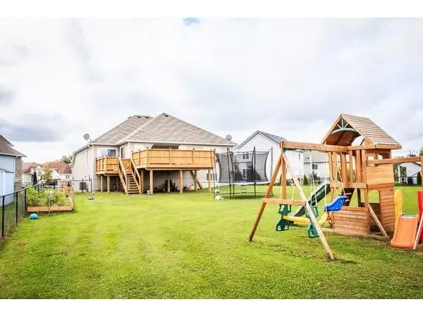 213 Country LN, Clearview, ON L0M 1S0