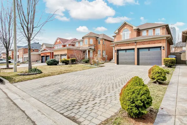 3336 Crompton CRES, Mississauga, ON L5B 4C7