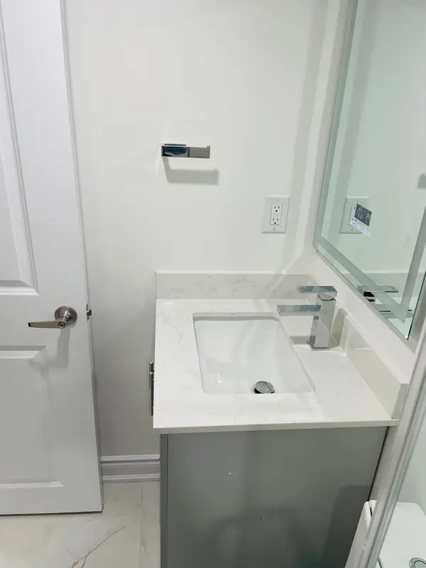 1-2341 Canonridge CIR #Bsmt, Oakville, ON L6M 4T9