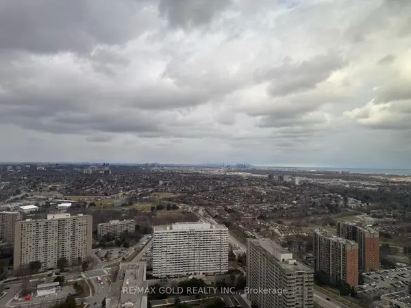 30 Elm DR W #3903, Mississauga, ON L5B 0N6