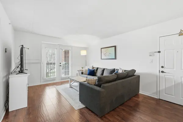 4015 KILMER DR #204, Burlington, ON L7M 4M4