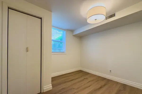 14 McElderry RD #LOWER, Guelph, ON N1G 4K3