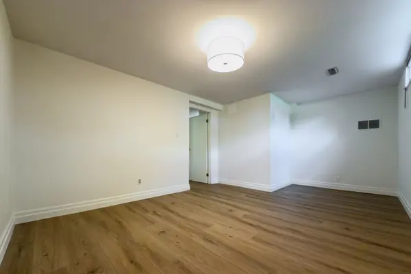 14 McElderry RD #LOWER, Guelph, ON N1G 4K3