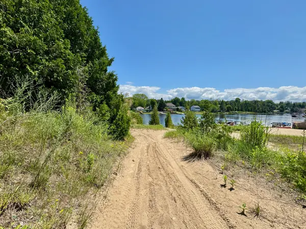 234 Ogimah RD, Native Leased Lands, ON N0H 2G0