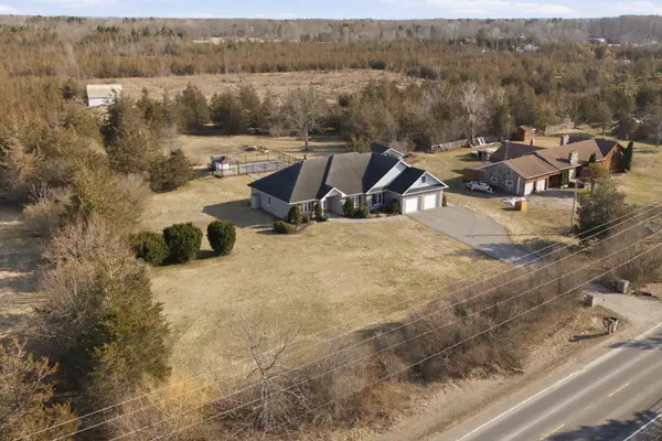 3717 County Rd 3 RD, Prince Edward County, ON K0K 1L0