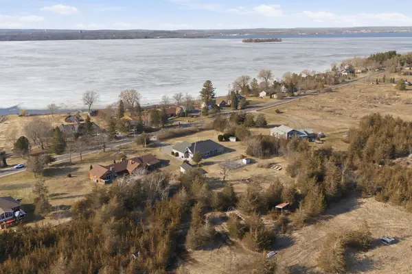 3717 County Rd 3 RD, Prince Edward County, ON K0K 1L0