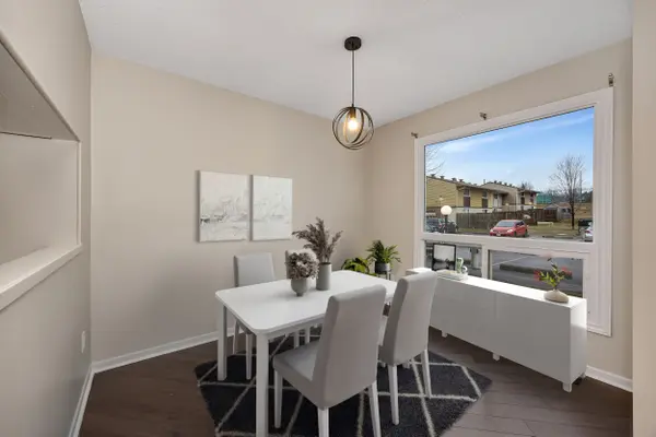 2570 Southvale CRES #104, Elmvale Acres And Area, ON K1B 5B7