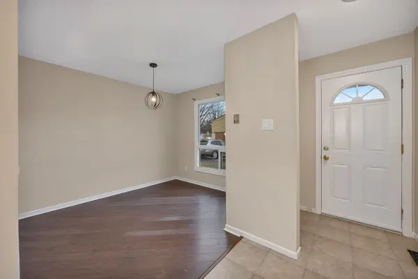 2570 Southvale CRES #104, Elmvale Acres And Area, ON K1B 5B7