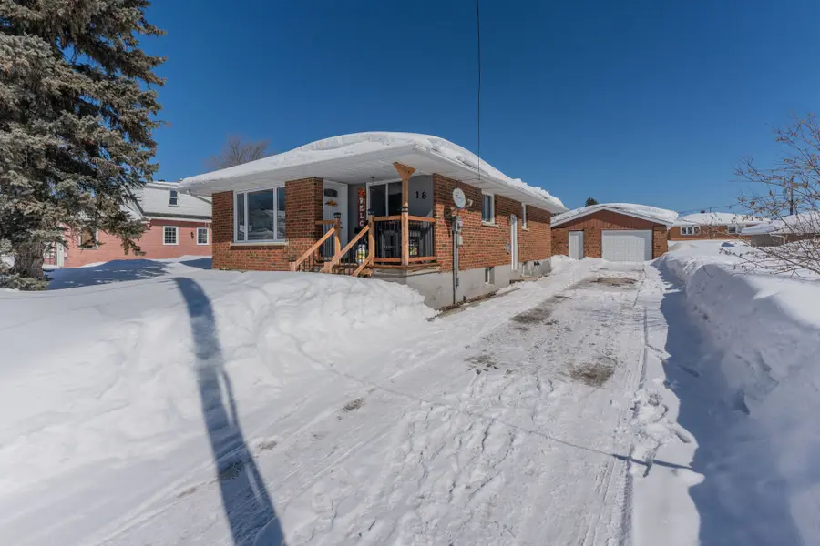 18 Cartier AVE, Kapuskasing, ON P5N 2J6