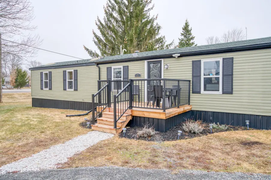 1 Taylor ST, Rideau Lakes, ON K0G 1E0