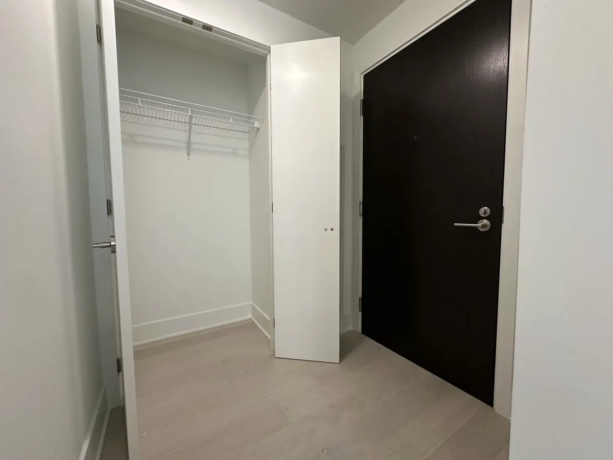 11 Yorkville AVE #3701, Toronto C02, ON M4W 1L2