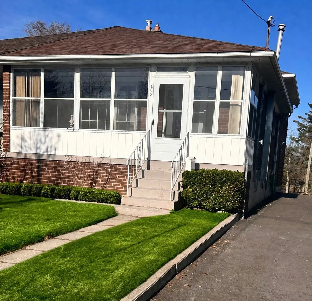 205 Vauxhall DR, Toronto E04, ON M1P 1R6