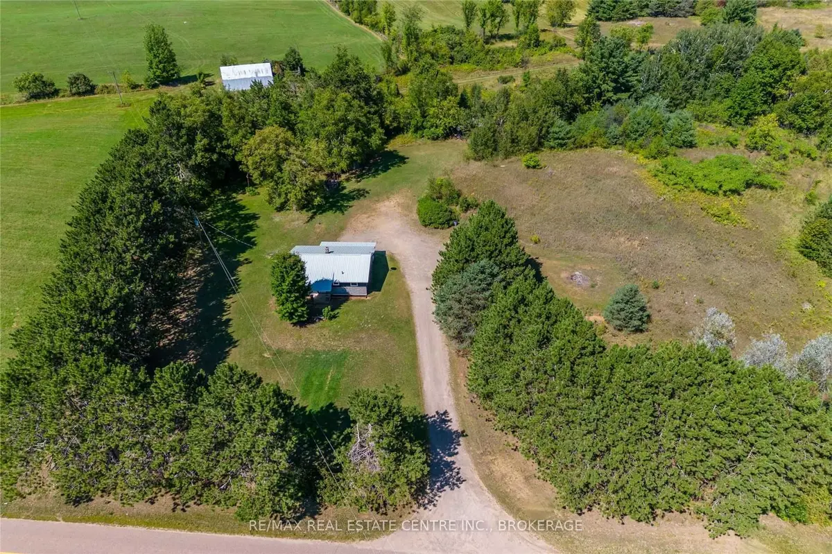 814 Sand RD, Bonnechere Valley, ON K0J 1T0