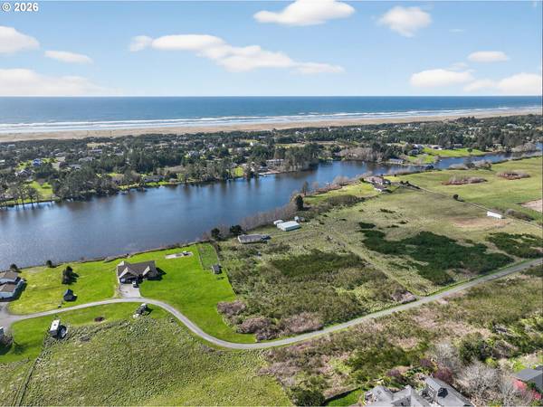 89953 SEALES RD, Warrenton, OR 97146