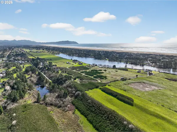 89953 SEALES RD, Warrenton, OR 97146