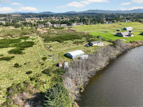 89953 SEALES RD, Warrenton, OR 97146