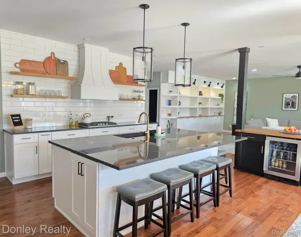 10376 Valley DR, Atlas Township, MI 48438