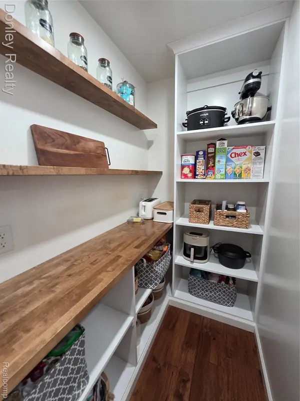 10376 Valley DR, Atlas Township, MI 48438