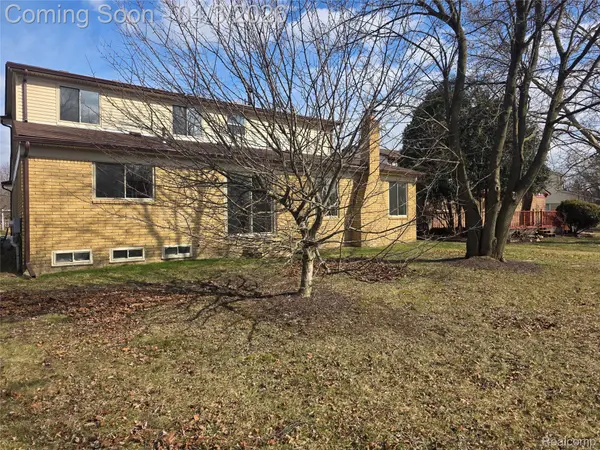 45193 Quaker Hill DR, Canton Charter Township, MI 48187