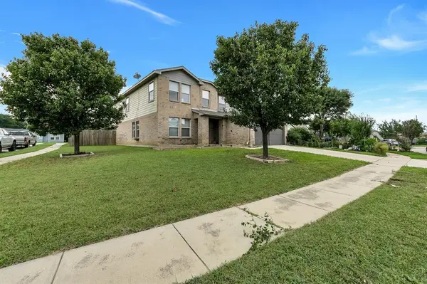 6021 Lucas Court, Fort Worth, TX 76119