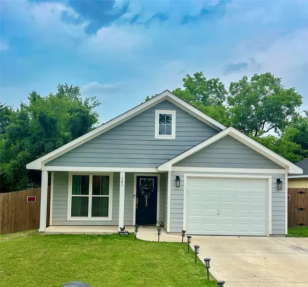 161 Columbia Street, Cleburne, TX 76031