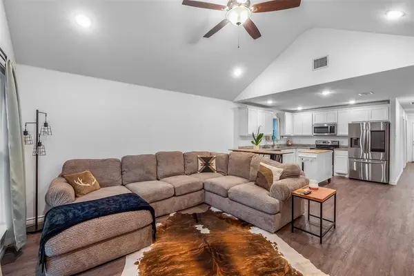 161 Columbia Street, Cleburne, TX 76031