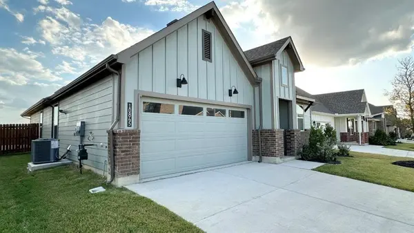 10845 BLACK ONYX Drive, Fort Worth, TX 76036