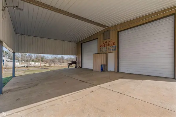 105 Front Street, Vivian, LA 71082