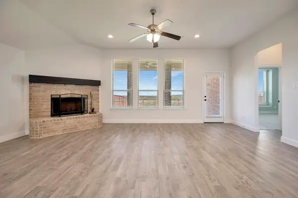 604 Antswood Drive, Fort Worth, TX 76108