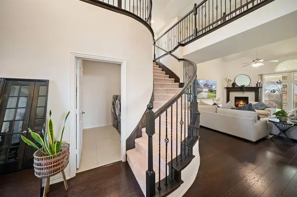 320 Calhoun Street, Glenn Heights, TX 75154