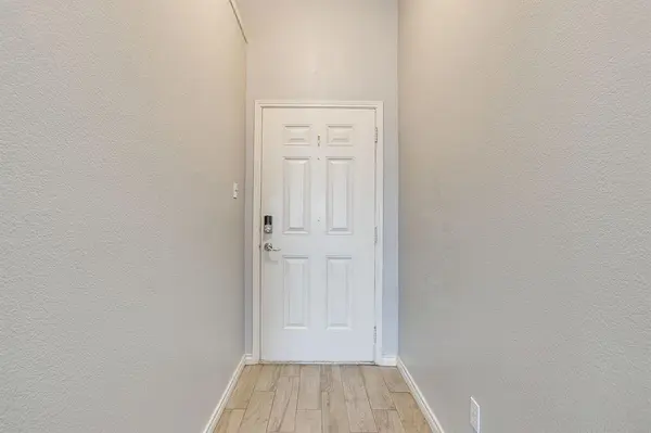 636 Clearbrook Street, Azle, TX 76020