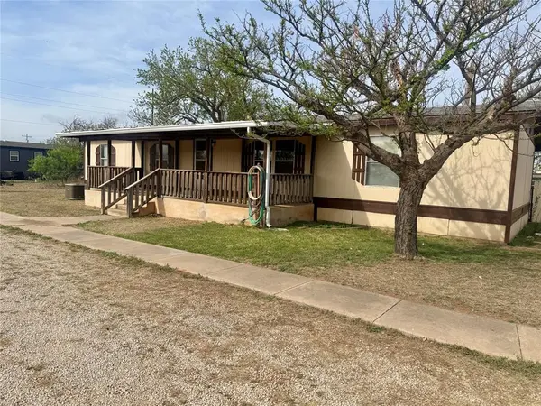 112 S Franklin Avenue, Aspermont, TX 79502