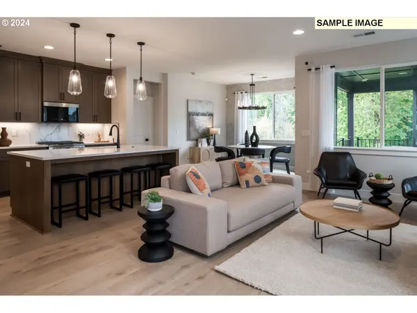 2158 S RIVER RD, Kelso, WA 98626