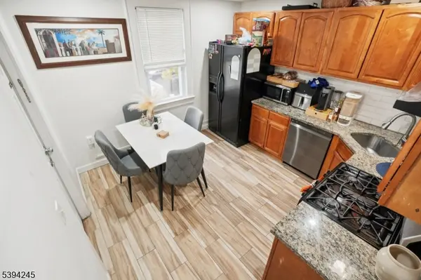 648 Myrtle St, Elizabeth City, NJ 07202