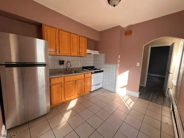 748 Trumbull St #2, Elizabeth City, NJ 07201