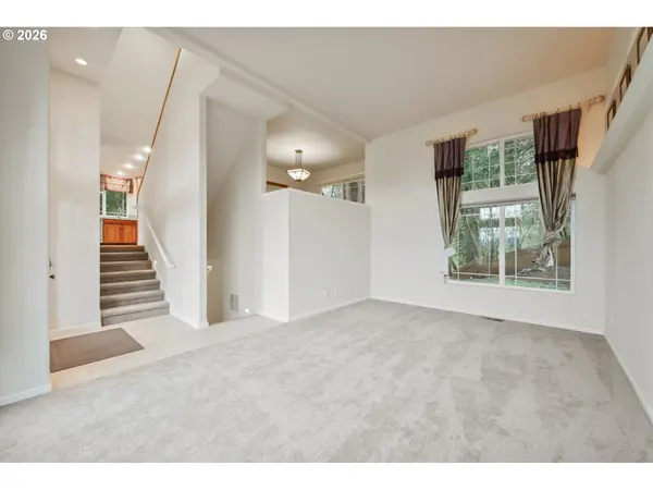 245 W ST JAMES PL, Longview, WA 98632